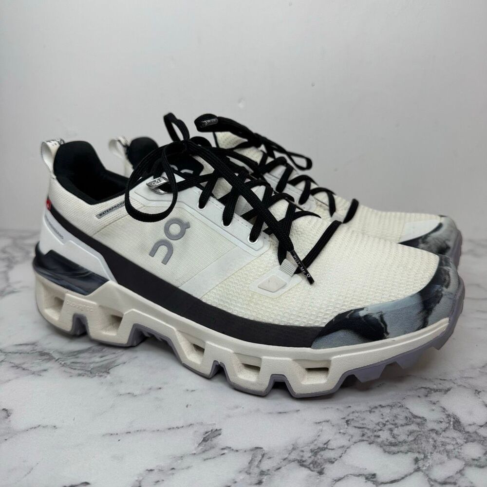 ON Cloudwander Waterproof Sneakers 8.5